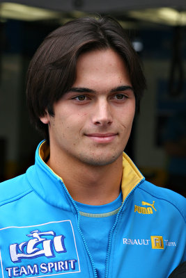 Nelson Piquet Jr takes on a testing role with Renault