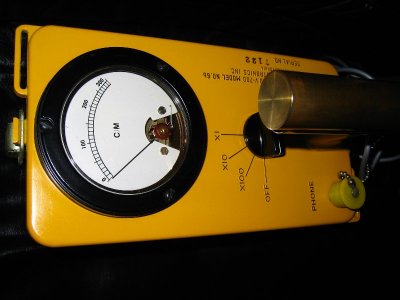 Electro Neutronics Inc. CD V-700 Geiger Counter