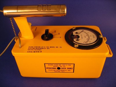 CD V-700 Geiger Counter