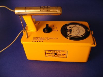 CD V-700 ENI Geiger Counter