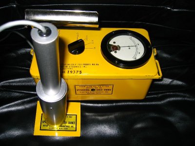 CD V-700M Electro-Neutronics Geiger Counter