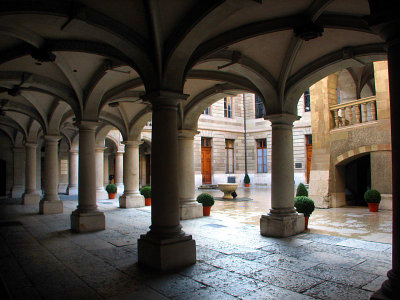 la cour de lHotel de ville