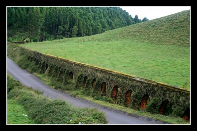 Muro das Nove Janelas - Abandoned aqueduct