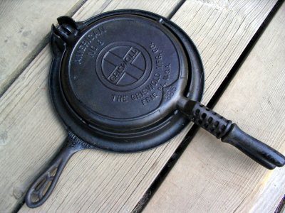 Griswold #8 Waffle Iron with wood handles