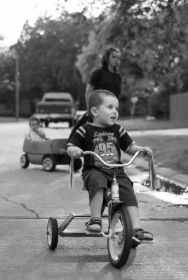 August 7th, 2007, Mastering the Tricycle, DSC_4068 xbw.jpg