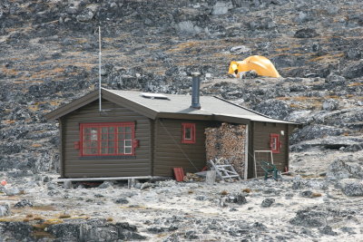 0721 3l Polar Bear guard site, Gravneset, Magdalenefjorden.JPG