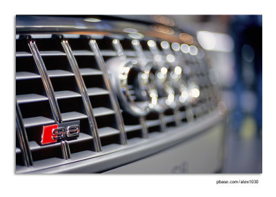 Front grill of Audi S8