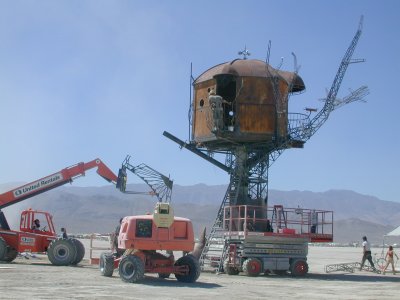building the Steam Punk treehouse (one limb up)