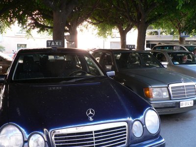 Taxi at taormina - they are benz...