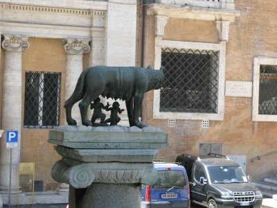 Statue of twins Romulus and Remus