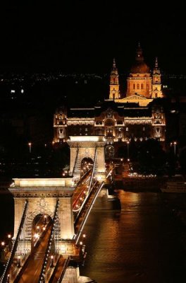 Chain Bridge and St Stephens Basilica, Budapest