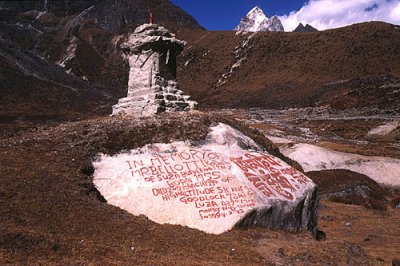 Memorial of a trekker in Luza