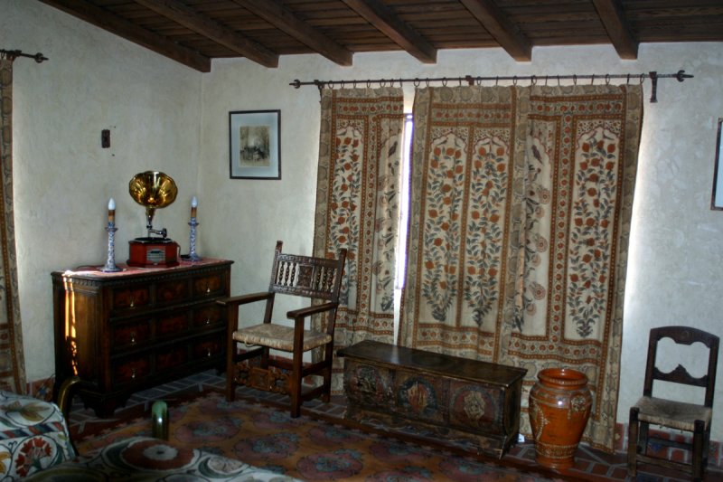 One Upper Bedroom