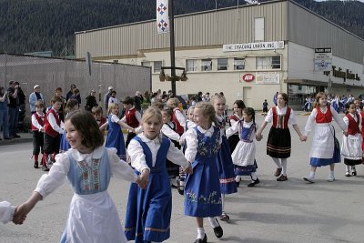 And more dancers