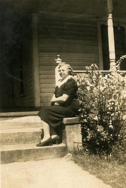 Dora Coon Laws (1894-1992) 2