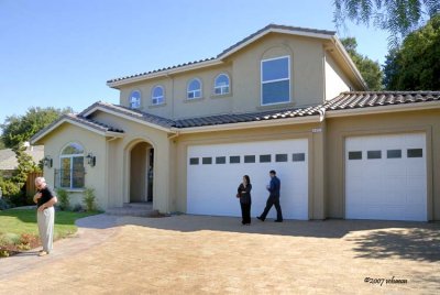 New 5 bedroom home being auctioned.