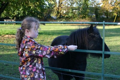 Isabel & pony