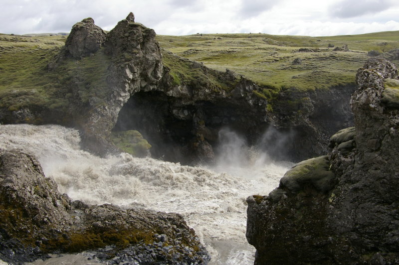 Hraunhvelfing vi Hverfisfljt - Lava vault at Hverfisfljot