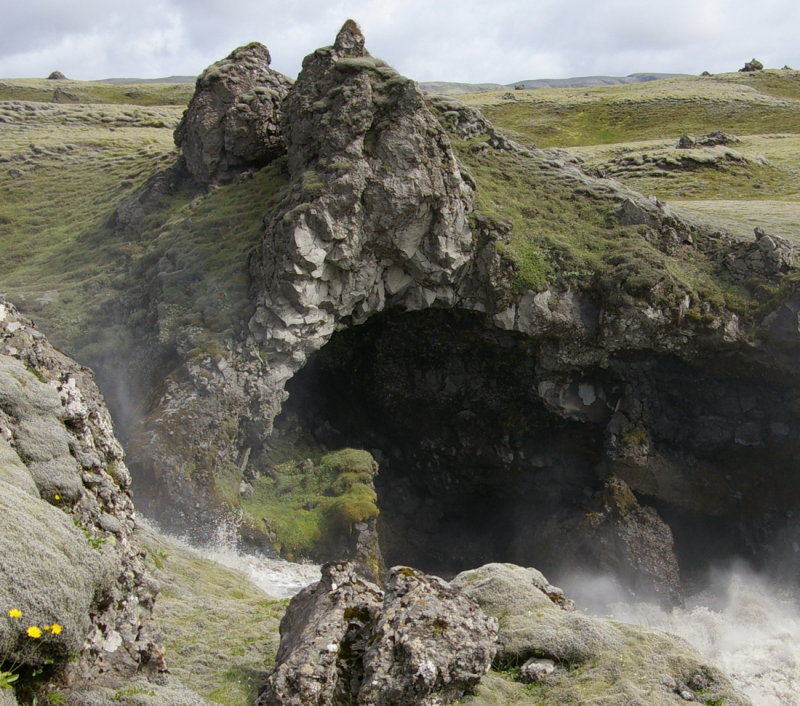 Hraunhvelfing vi Hverfisfljt - Lava vault at Hverfisfljot