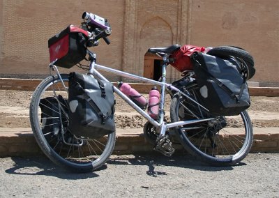 187  Sonya - Touring Turkmenistan - Sunn Vertik 2 touring bike