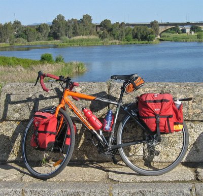 189   Margo - Touring Spain - Devinci Cariboo touring bike