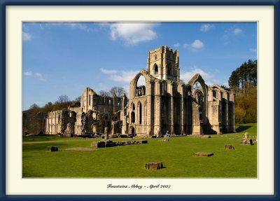 Fountains Abbey (side view)