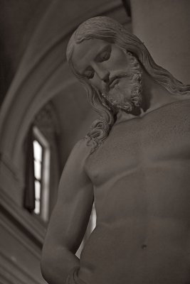 Statue of Christ in Trinita dei Monte church