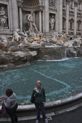 Chrissy and the Trevi Fountain
