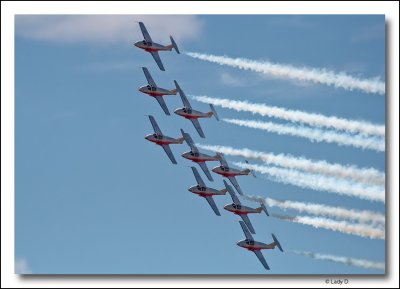 Snowbirds coming round on the turn