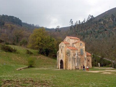 San Miguel de Lillo.jpg