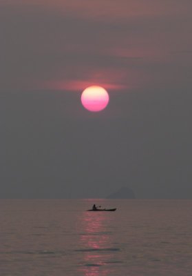Railay Beach Sunset 12 - Kayaker.jpg