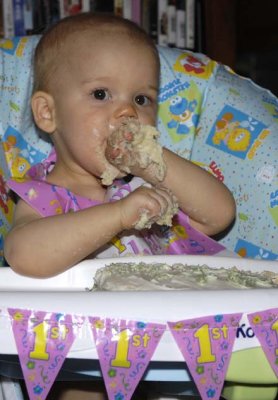 Hands on Cake eating