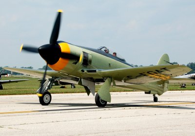 Hawker Sea Fury T20 (C-FGAT)