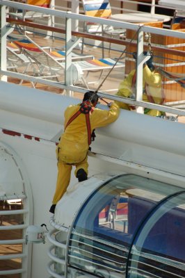 Dangerous job on ship