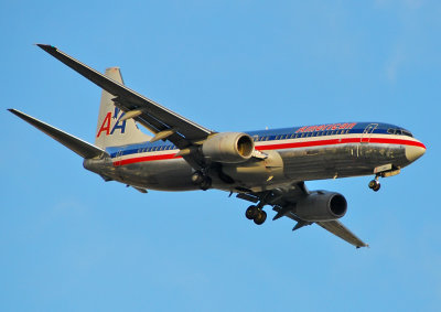 N905AN American Airlines Boeing 737-800