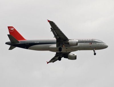 Northwest Airlines Airbus A-320 (N372NW)