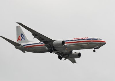 American Airlines Boeing 737-800 (N935AN)