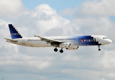 Spirit Airlines Airbus A-321 ( N586NK )