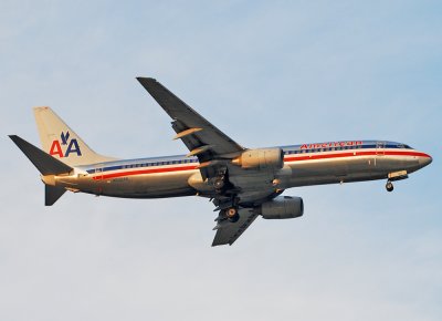 American Airlines Boeing 737-800 ( N932AN )