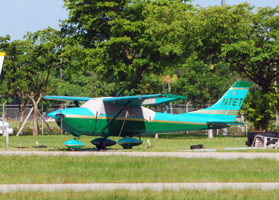 Cessna 182J ( N7ET )
