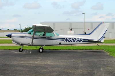 Cessna 172 ( N6189 )