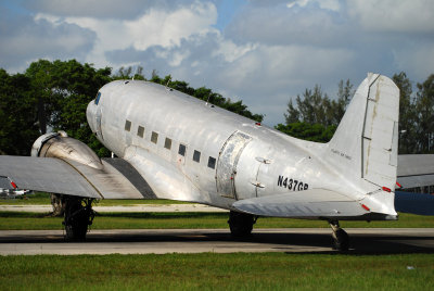 N437GB Douglas DC-3