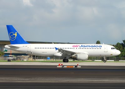 Air Jamaica Airbus A-320 ( 6Y-JAI )