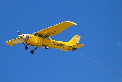 Aerial Banners Inc. Cessna 172N ( N2896E )