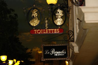 The paradiac toilettes