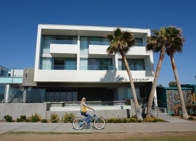 Cycling at Pacific Beach in April