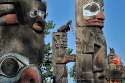 Totems8950w.jpg