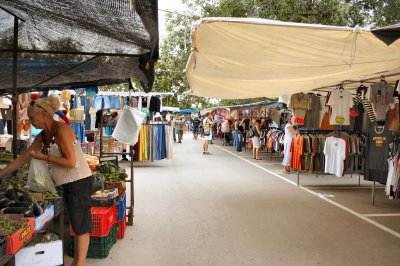 Mar buying at Market.