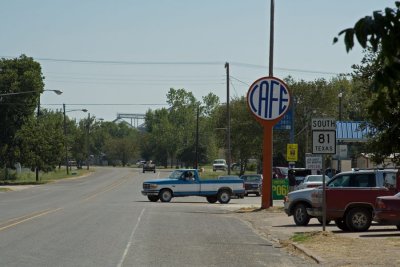 looking south on TX SH 81 in Itasca, TX
