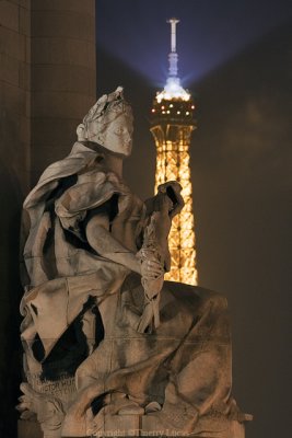 Alexander III bridge detail and Tour Eiffel